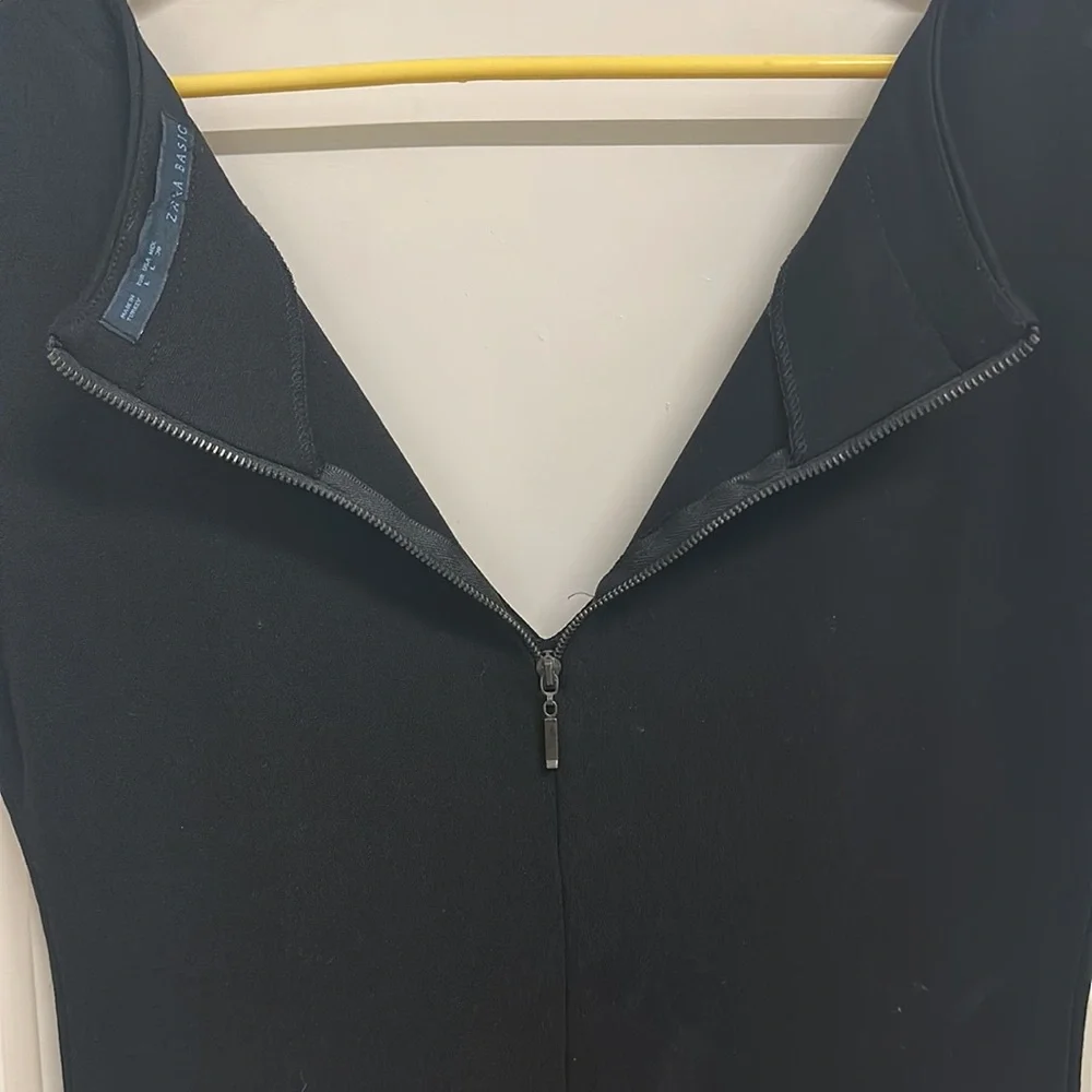 Zara Classic Black sleeveless dress with deep V-neck and zip at the back! NWOT - Picture 8 of 8